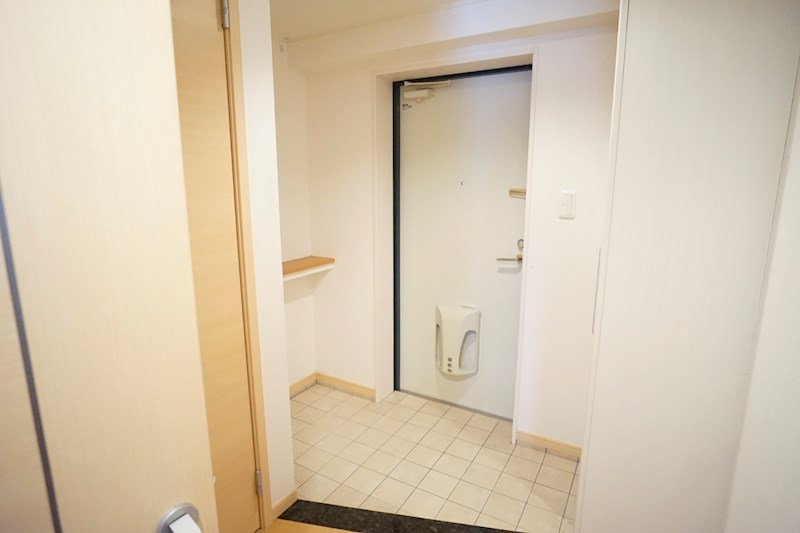 インフィニティ生駒 玄関