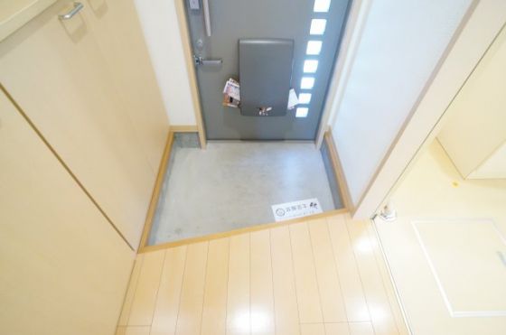 コンフォートメゾン八木 玄関