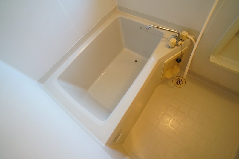 シャトレーヌ梅美台C棟 風呂画像