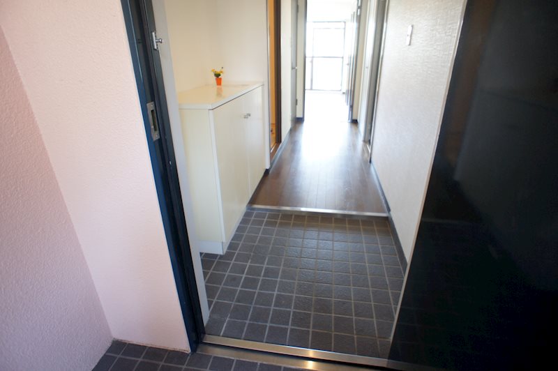 タワーアラモード 玄関