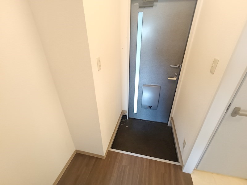 シャトレーヌ梅美台B棟 玄関