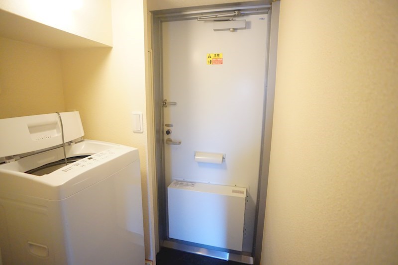 レオパレスブルースカイ王寺 玄関