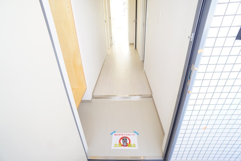 フロンティアビル 玄関