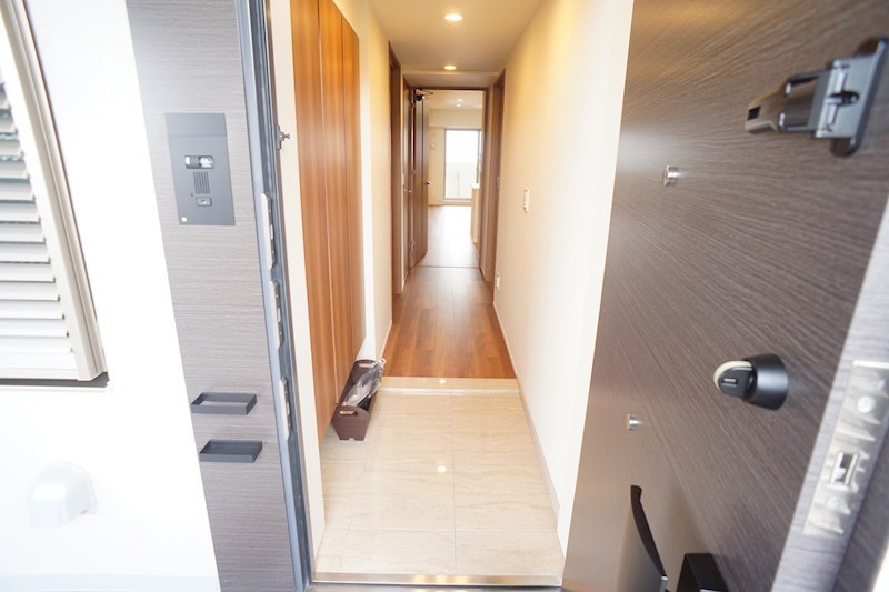 ローレルコート西大寺栄町 玄関