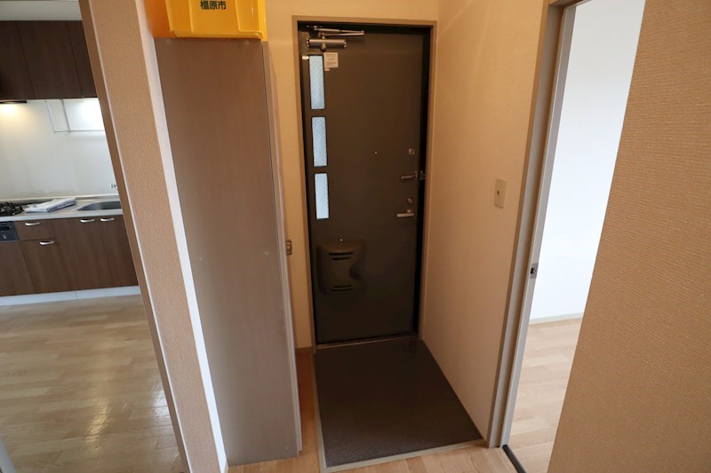 クレセール橿原 玄関