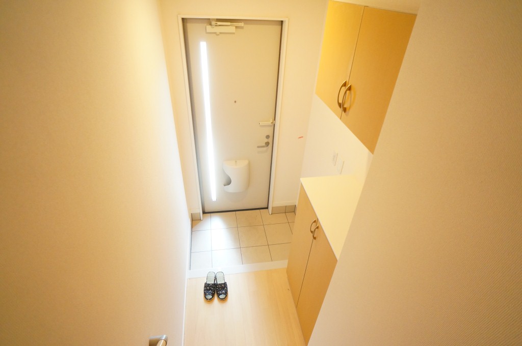 ロイヤルシャトー 玄関