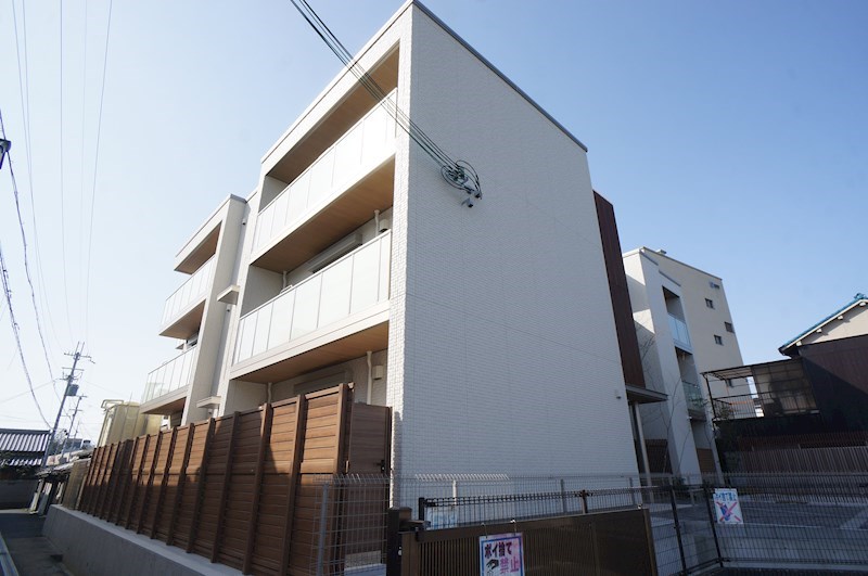 シャーメゾン大和高田 205号室 外観