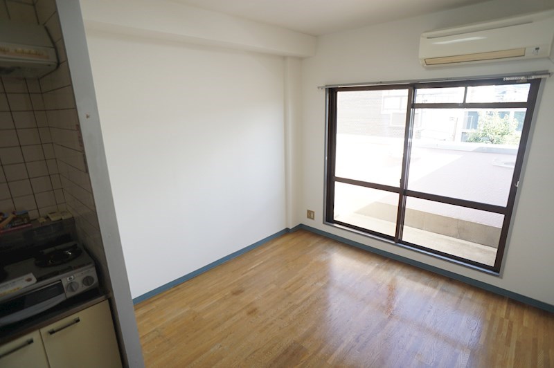 トマトハウス リビング