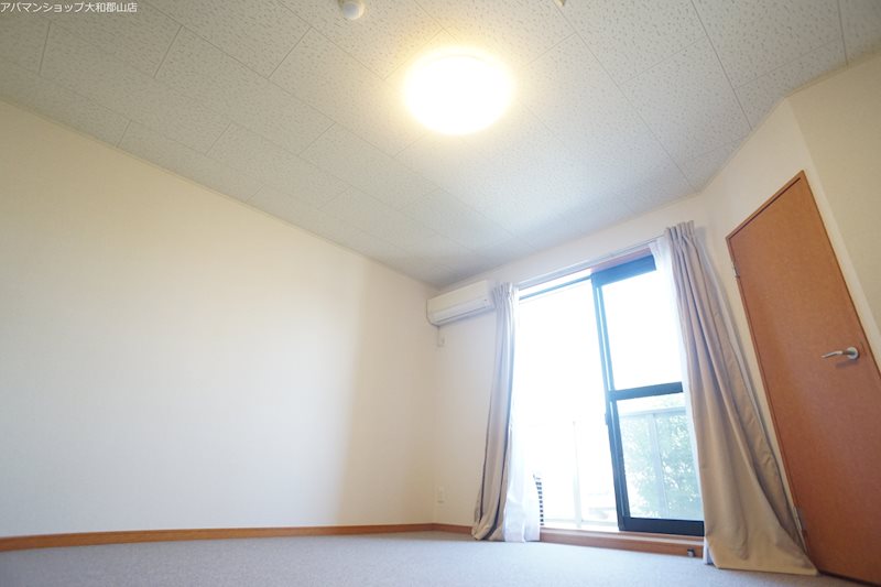 レオパレスケルン ベッドルーム