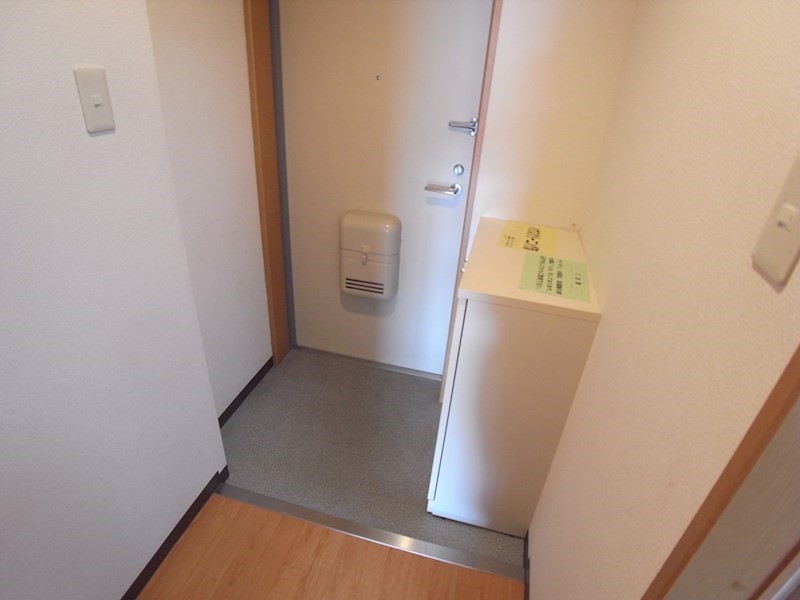 ダイヤビル 玄関