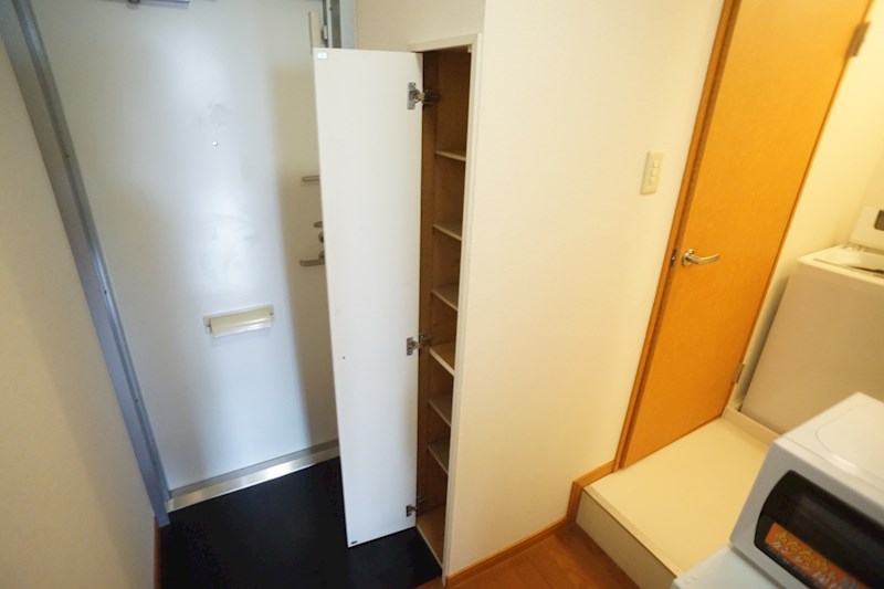 レオパレス冨田Ⅳ（4） 玄関