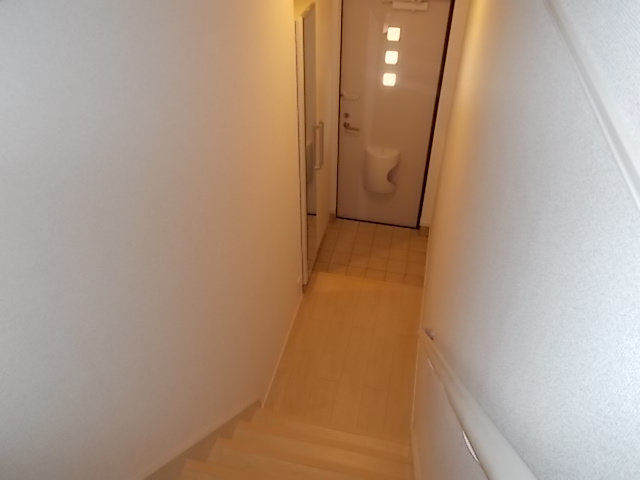 クレメント中町 玄関
