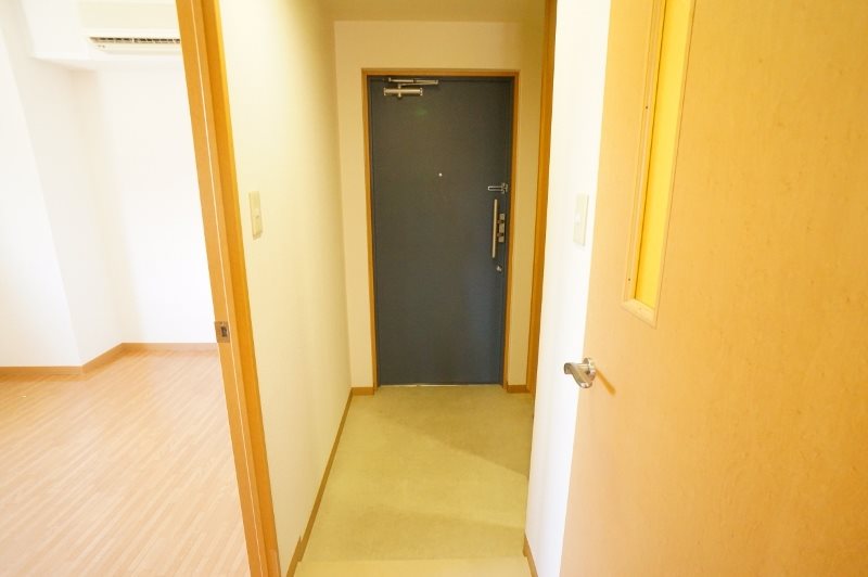 ローズソレーユ 玄関