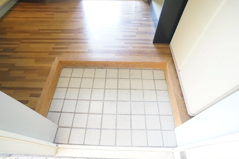 ヨーロピアン石川 玄関