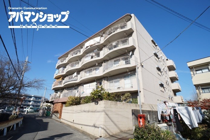 ハイネス生駒 204号室 外観