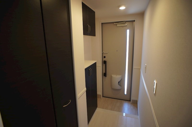 メゾンドココ 玄関