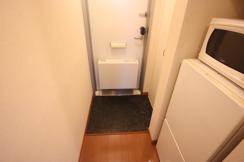 レオパレス富堂 玄関