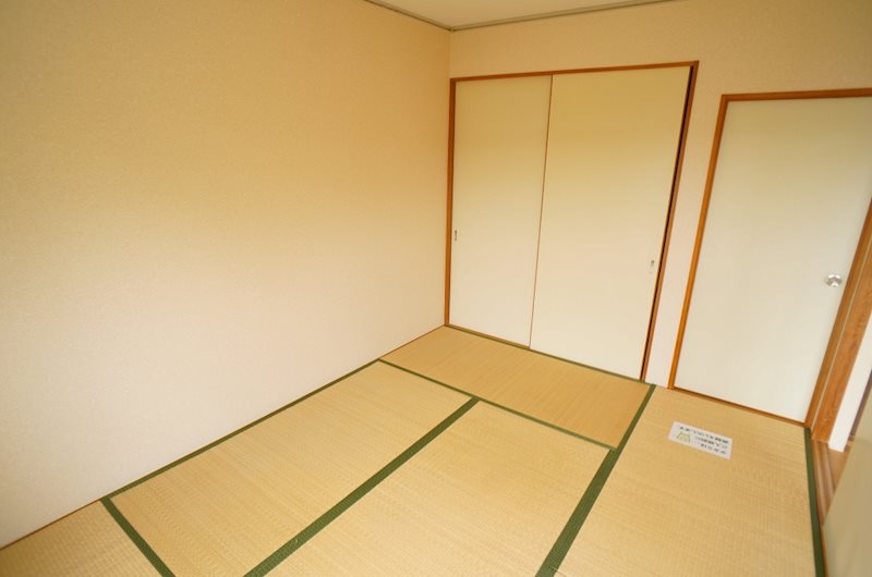 グランディーナ左京パートⅢ ベッドルーム