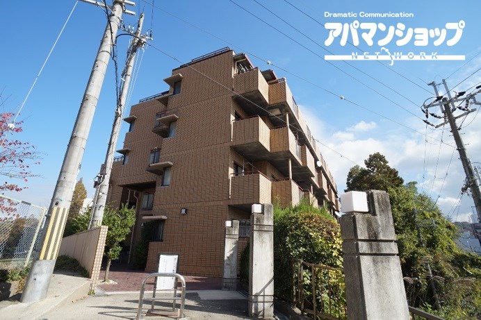 朝日プラザ東生駒 204号室 外観