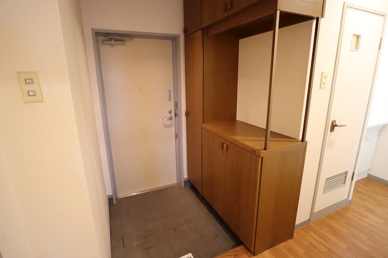 サンメゾン忍海 玄関