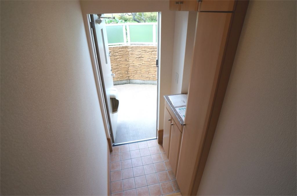 エクセルコートＢ 玄関