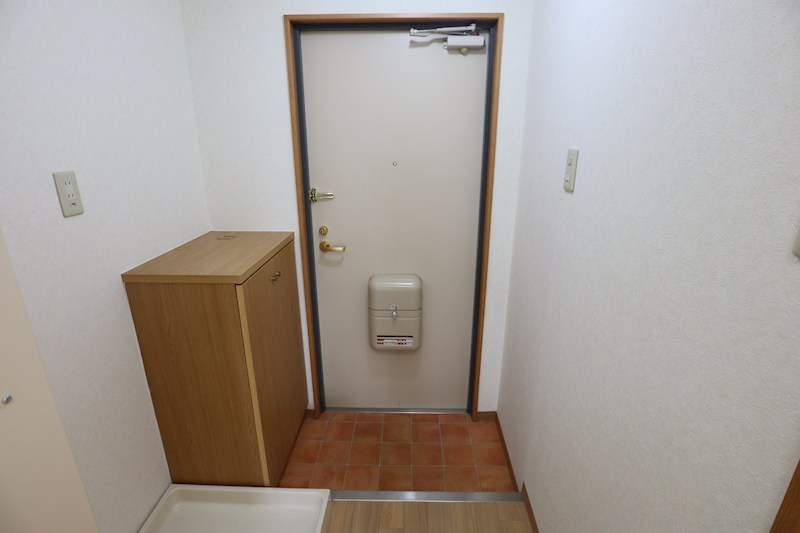 ハイツ真規 玄関