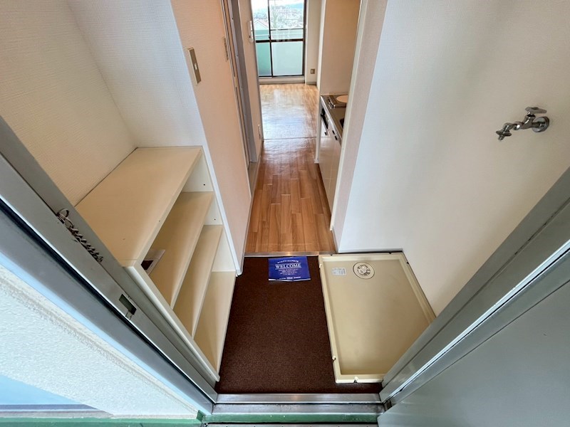 天理グリーンハイツ 玄関