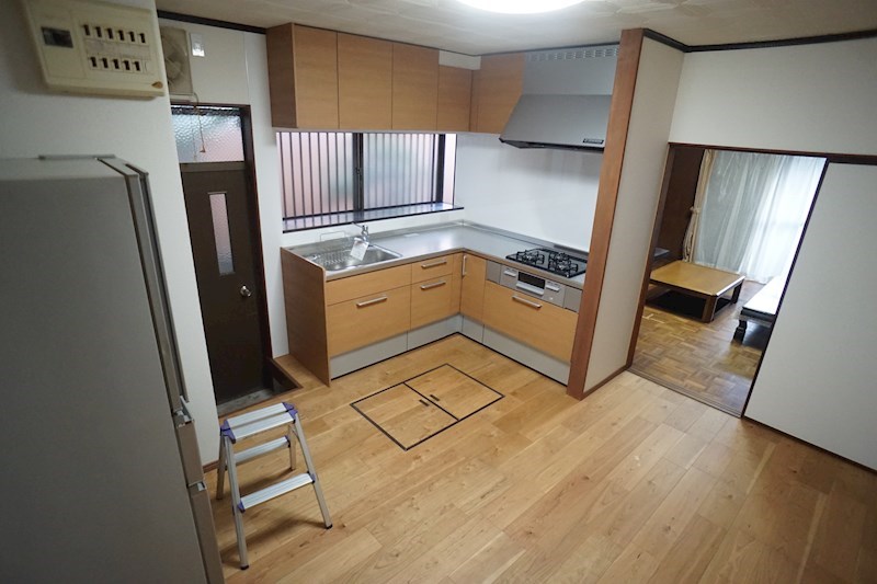 西大寺新町2丁目戸建 リビング