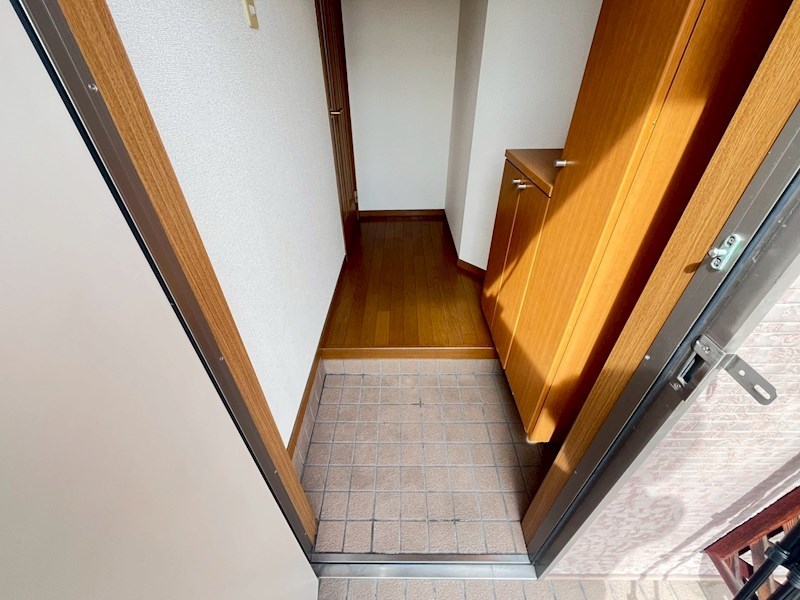 ディアコート２番館 玄関