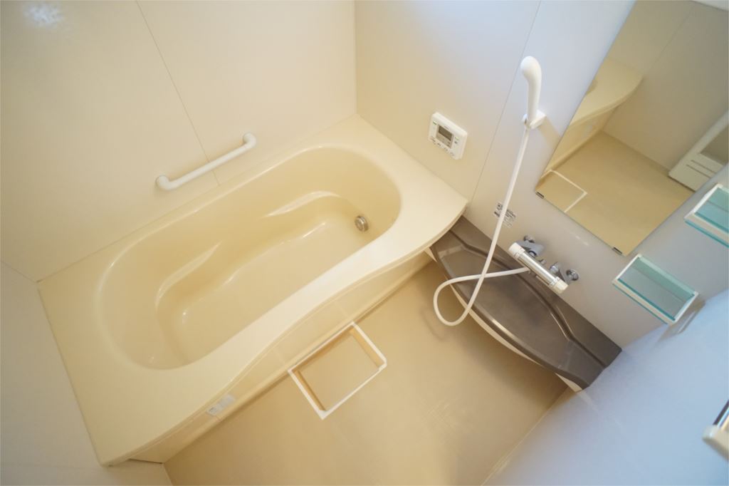 リビングタウン四条大路Ａ棟 風呂画像