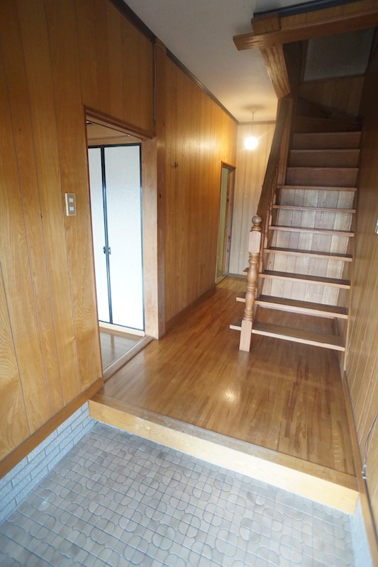 成願寺町戸建 玄関