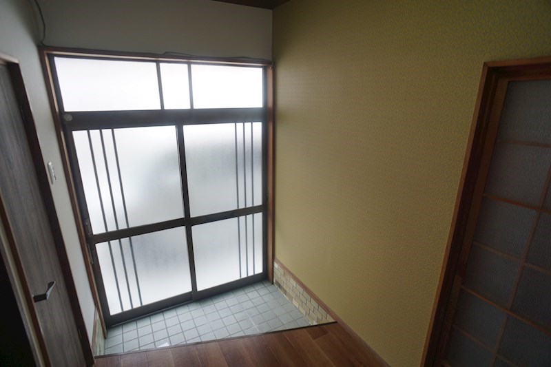 六条西3丁目戸建 玄関