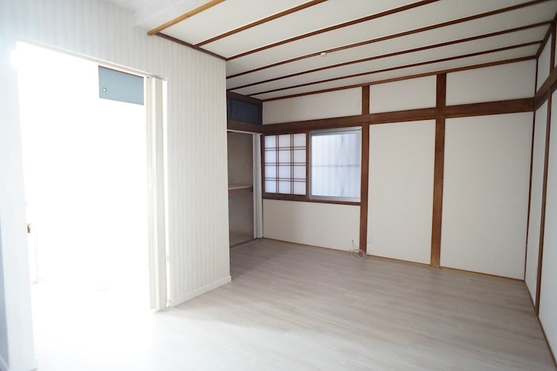 桜ケ丘貸家 リビング