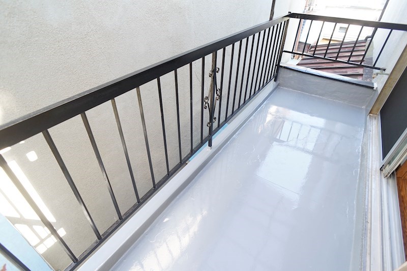 桜ケ丘貸家 ベランダ