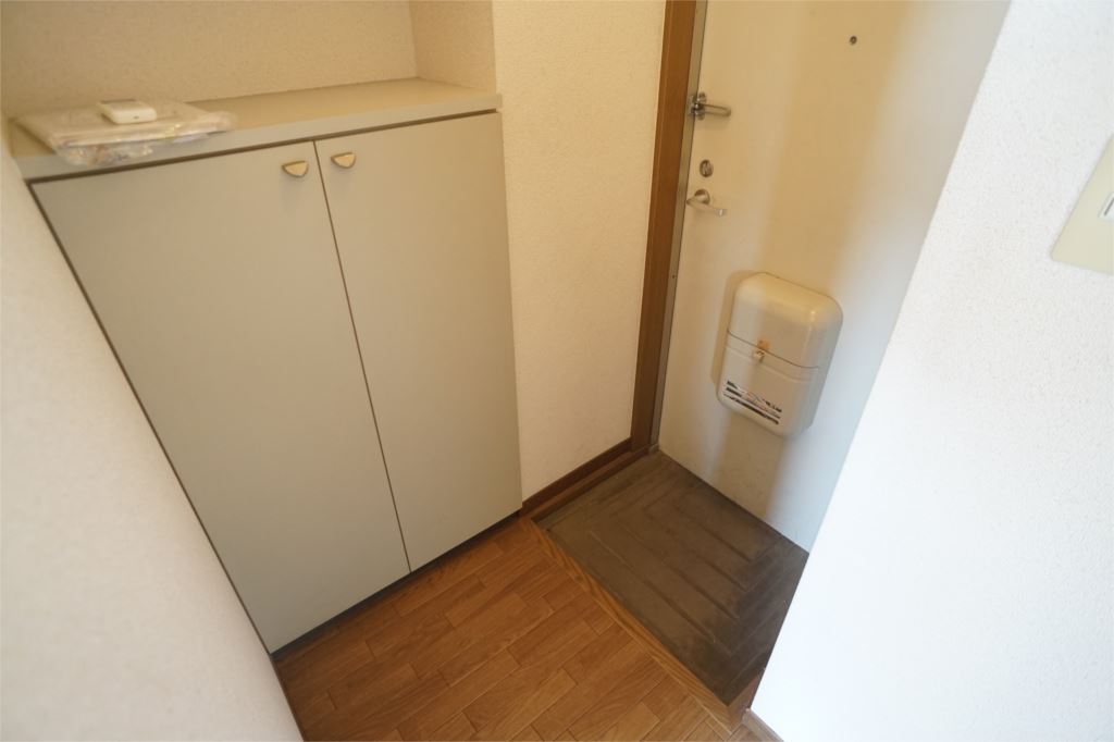 コンフォルト平松 玄関