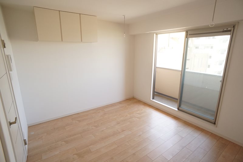 グラディオ新大宮 ベッドルーム