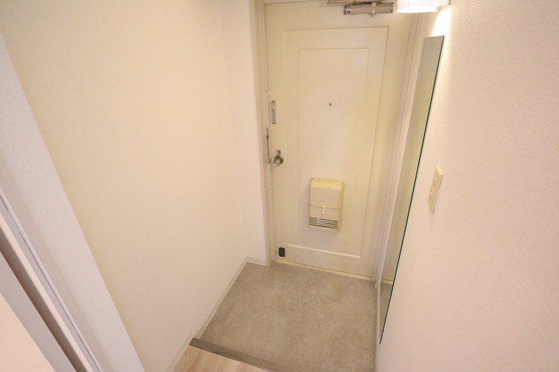 メゾン大和東生駒 玄関