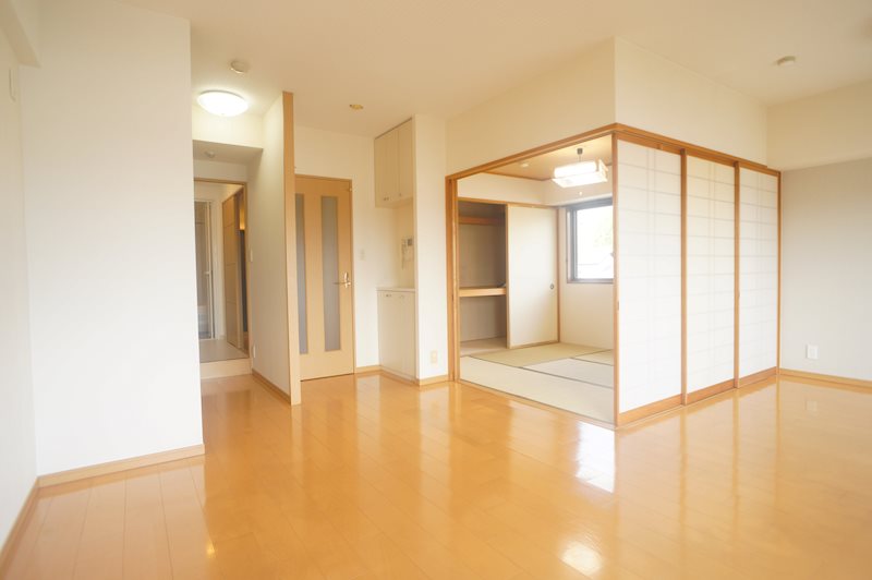 グローバル富雄 リビング