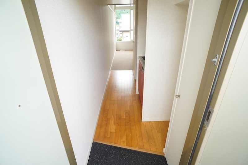 リアン三郷 玄関