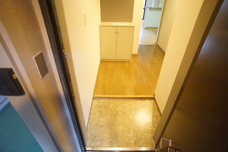 サンシャイン西大寺 玄関