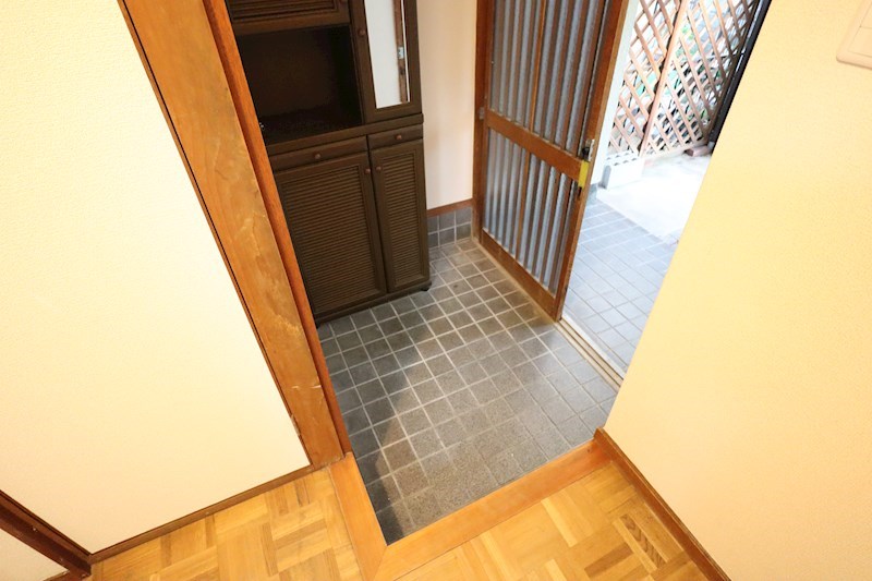 下三橋戸建 玄関
