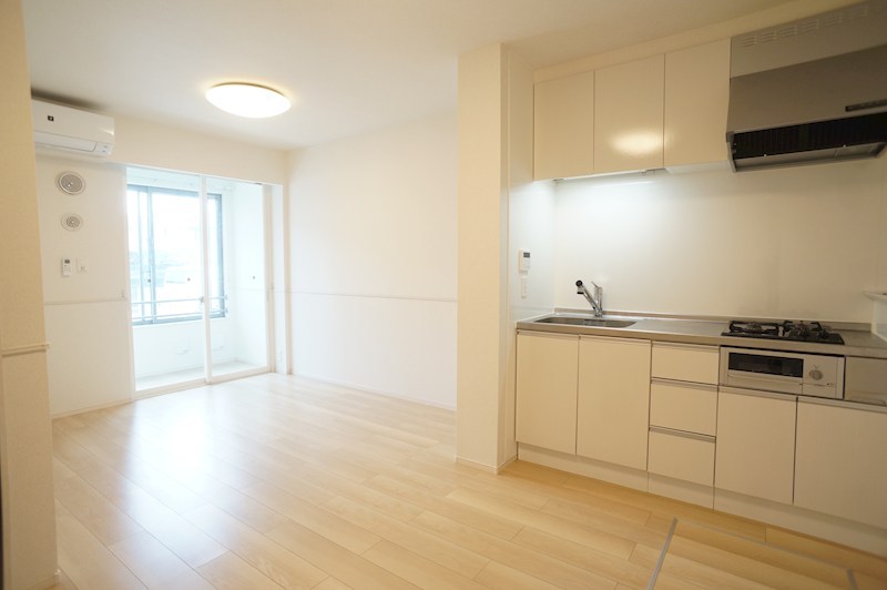 クレメント東九条A リビング