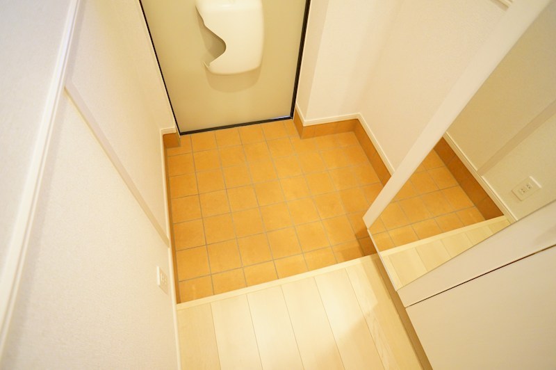 クレメント東九条B 玄関