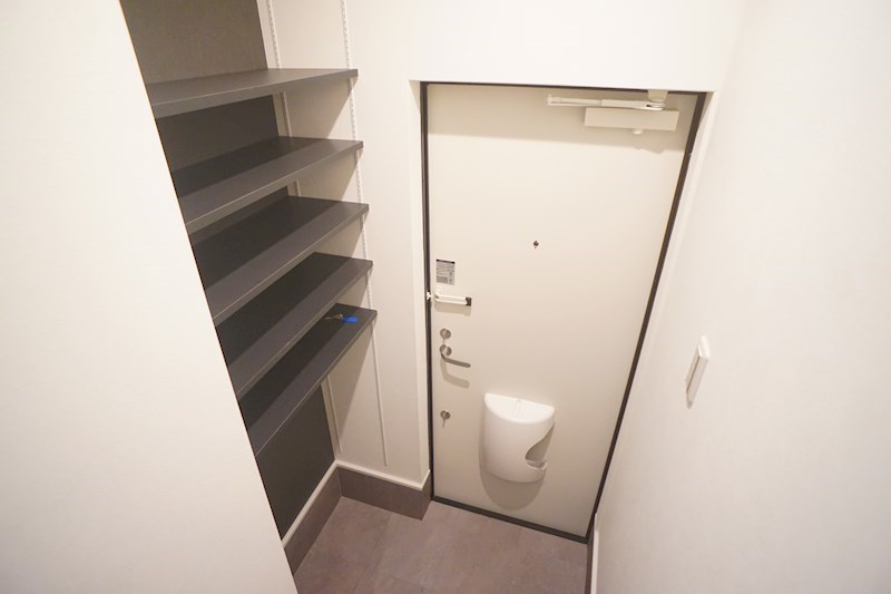 STAY THE TERRACE OJI(ステイザテラス王寺） 玄関