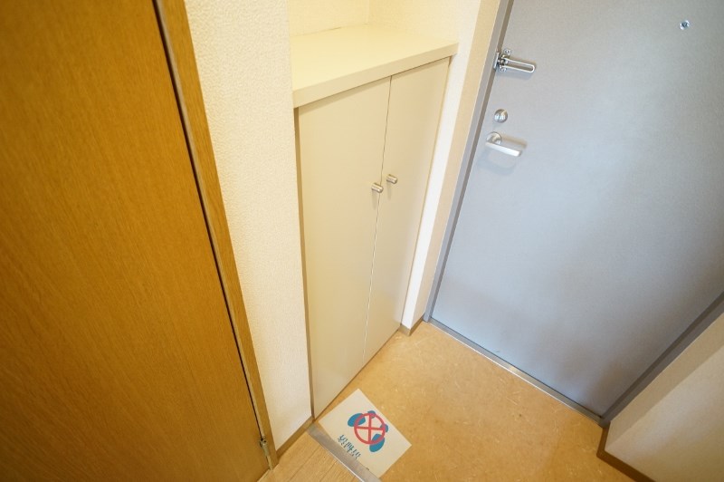 オーキッドあやめ池 玄関