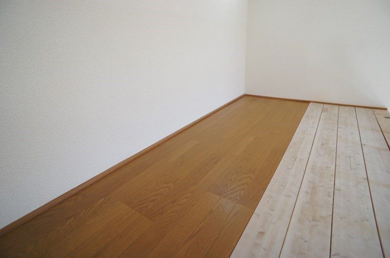 レオパレスカサ ベッドルーム