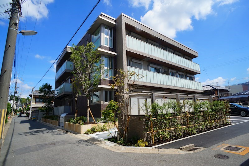 シャーメゾン光 102号室 外観