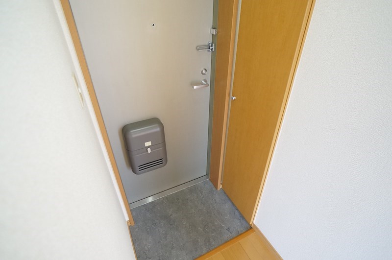 アンプルールクラージュ松長 玄関