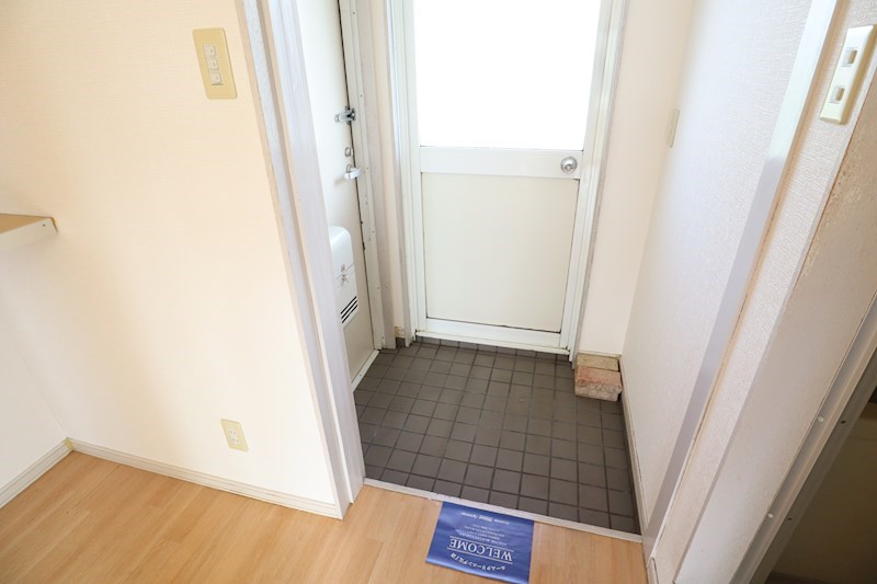 ジョイフルウエムラ 玄関