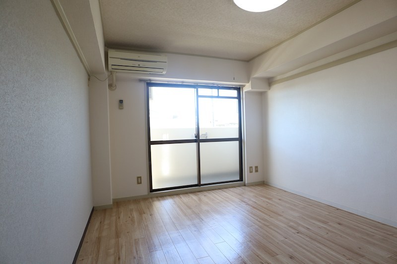 エバーグリーン天理 リビング